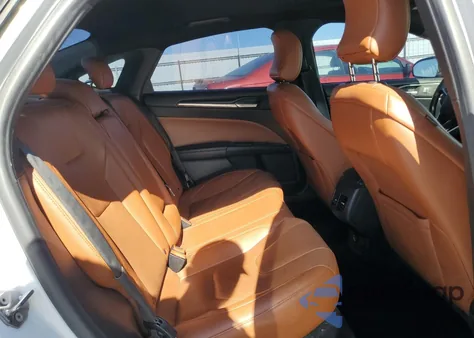 2019 Ford Fusion Titanium из США, поврежденный, VIN 3FA6P0D99KR184586